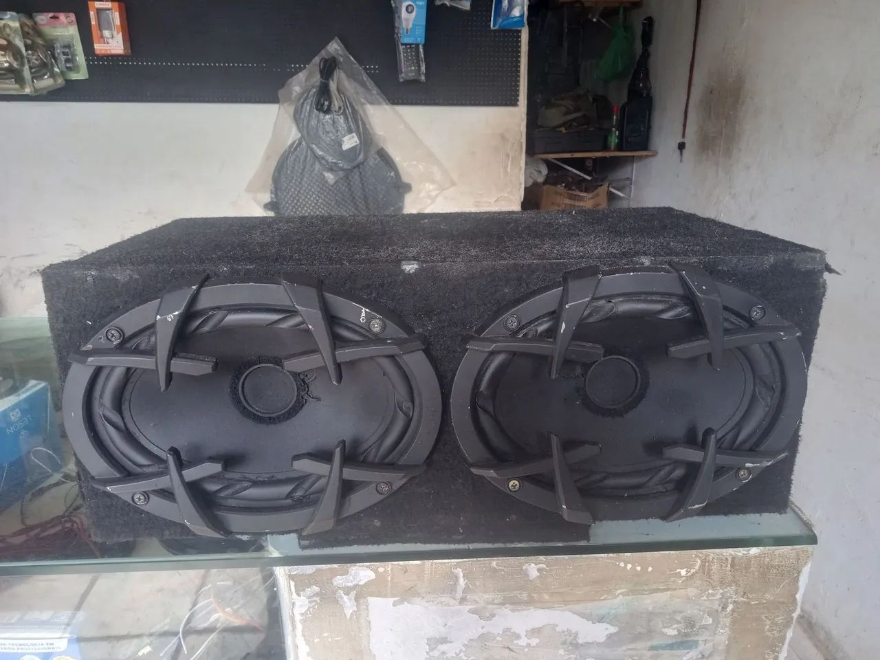 Caixa de som automotiva