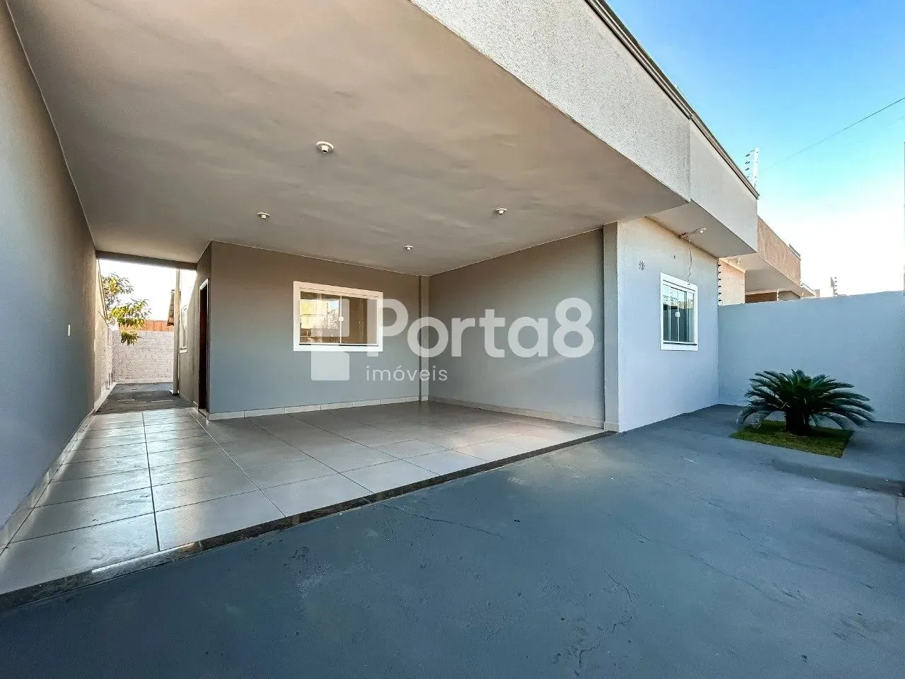Casa térrea com quintal amplo e 2 dormitórios no Setsul - Disponível Para Locação.