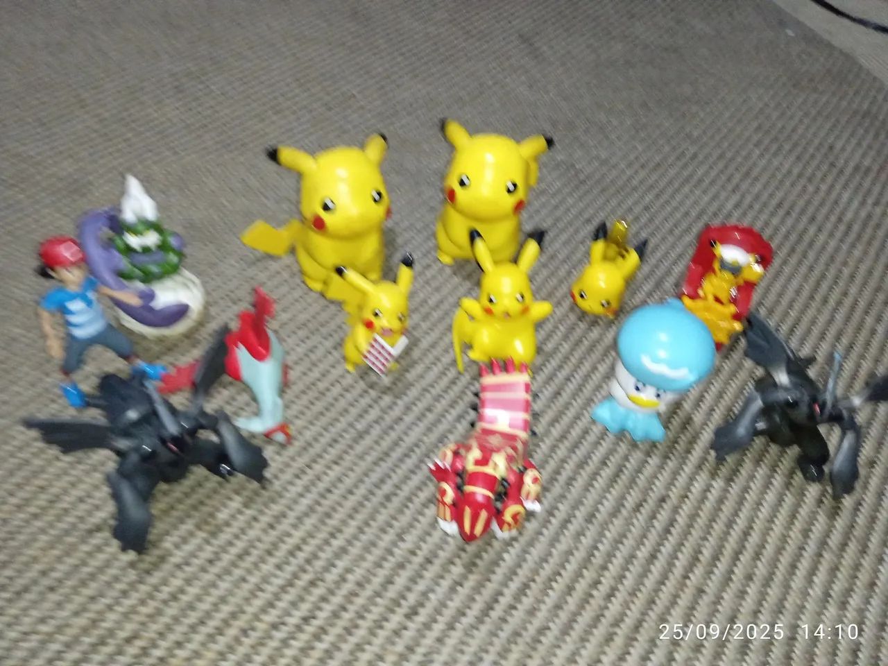 Pokémon , kit com 13 peças 