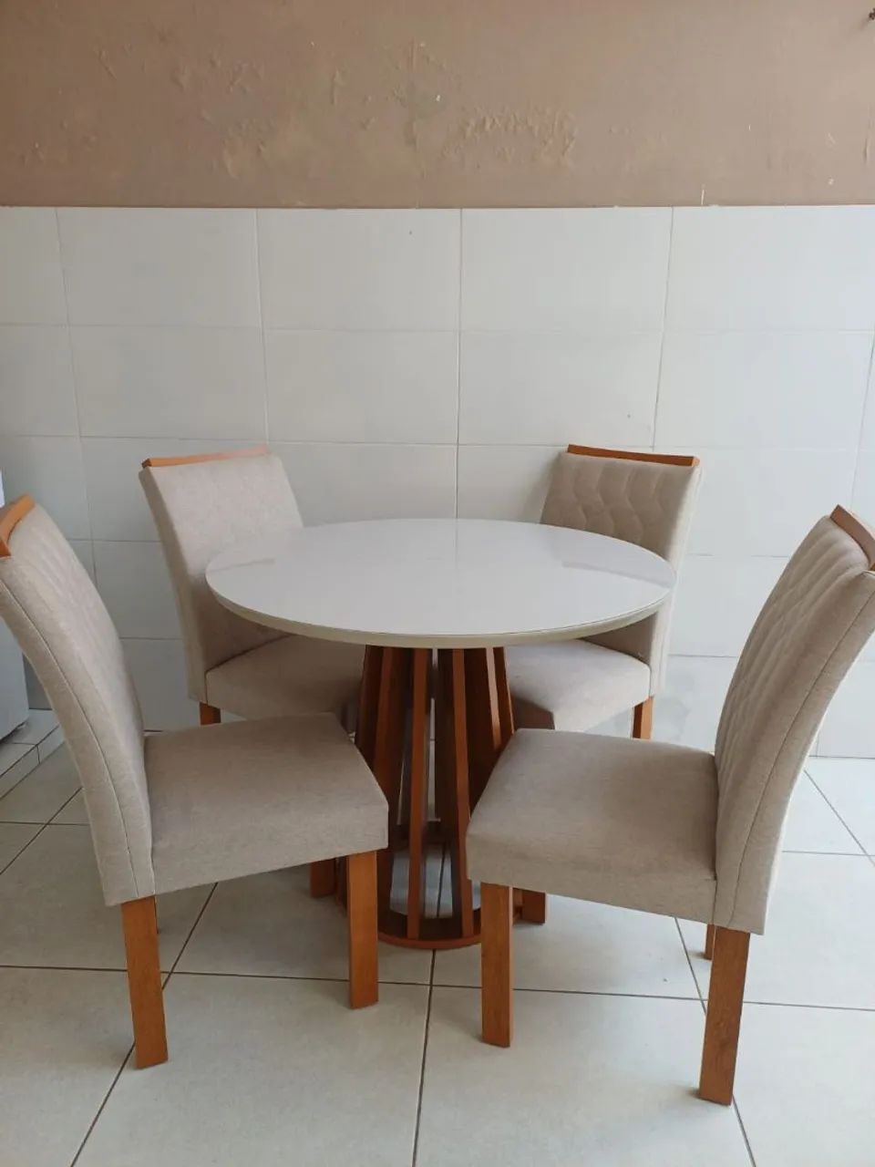 Mesa com 4 cadeiras sala de jantar  - Foto 3