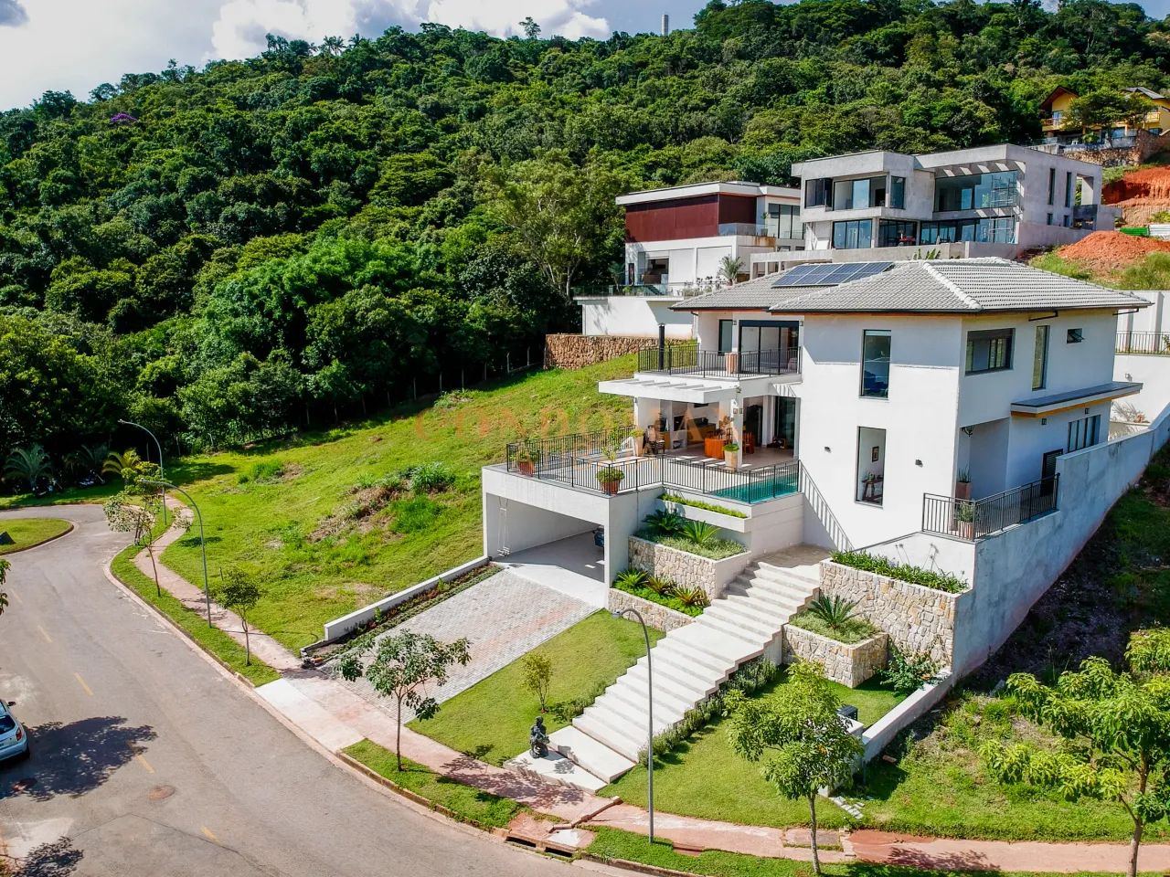 Casa Moderna com Vista para as Montanhas e Elevador no Condominio Itaporã - Foto 2