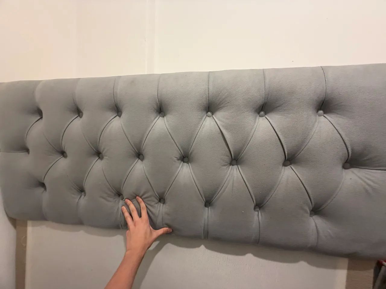 Cabeceira Estofada Casal Cinza - Estilo Capitonê