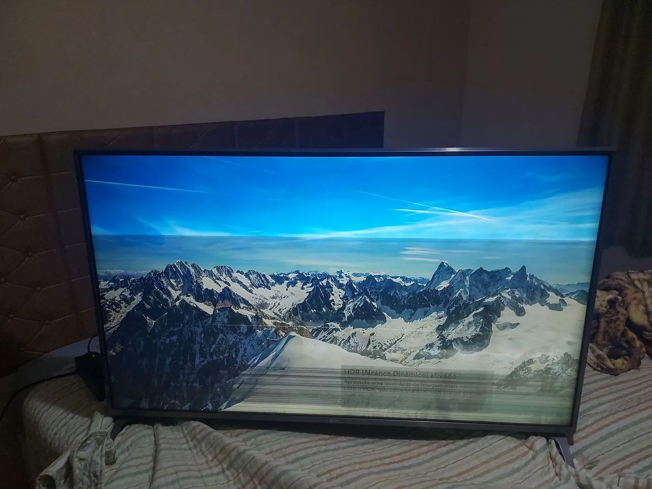 TV LG 49UJ65 49 polegadas com problema intermitente, para concertar ou tirar peças. - Foto 2