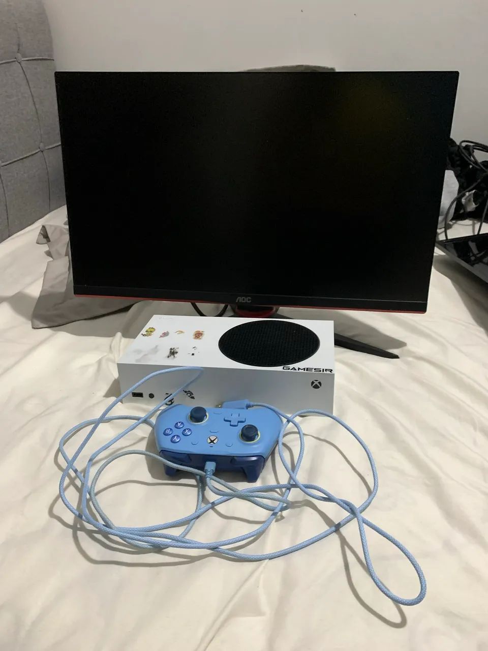 Xbox series s 512gb digital, monitor aoc 165hz 24 polegadas e controle xbox game sir