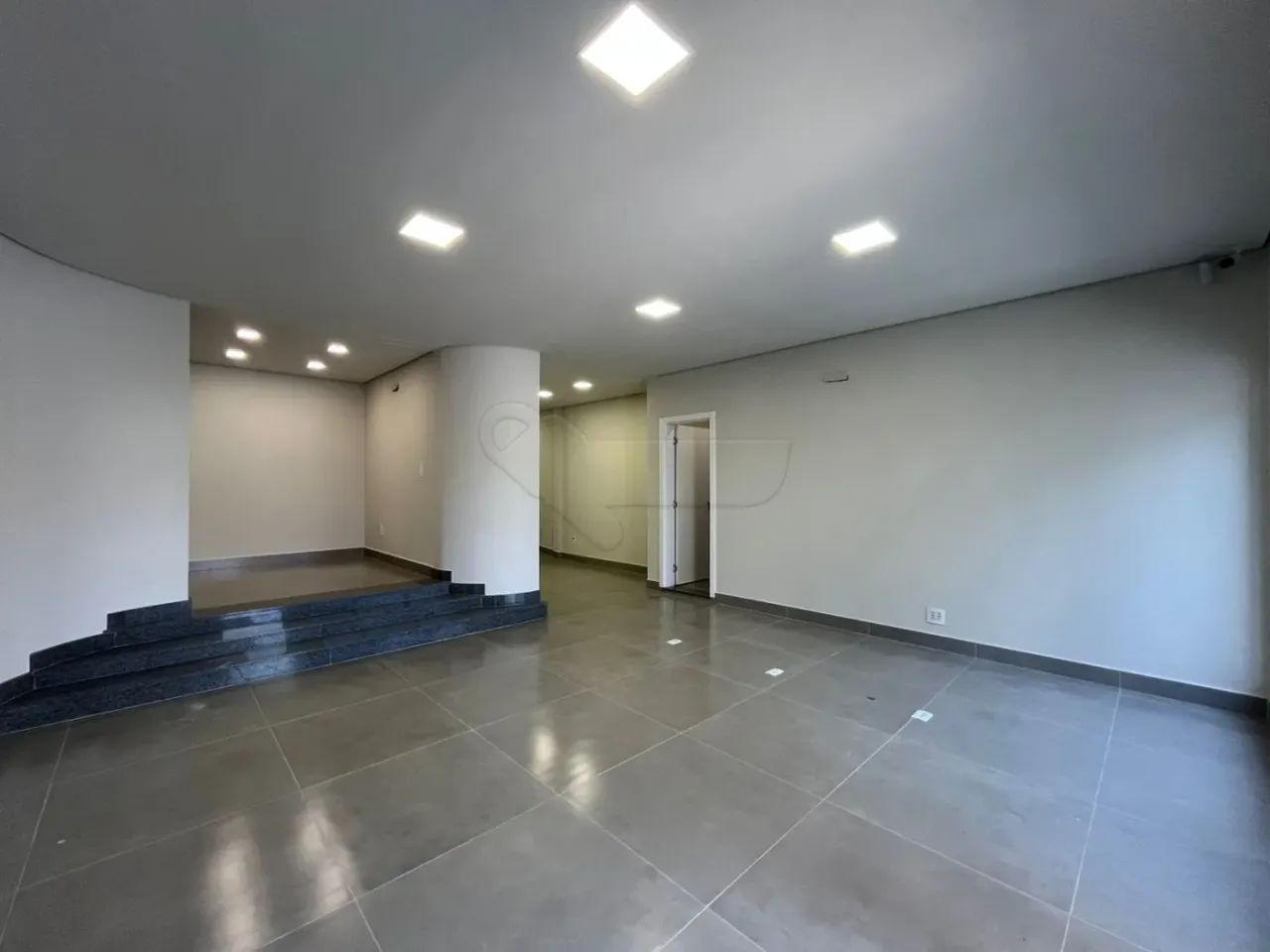Salão comercial com 349m² de área útil na Vila Claudia. - Foto 4