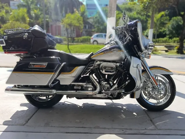 Triumph Triple 1050i 2014 - 1503397792 | OLX