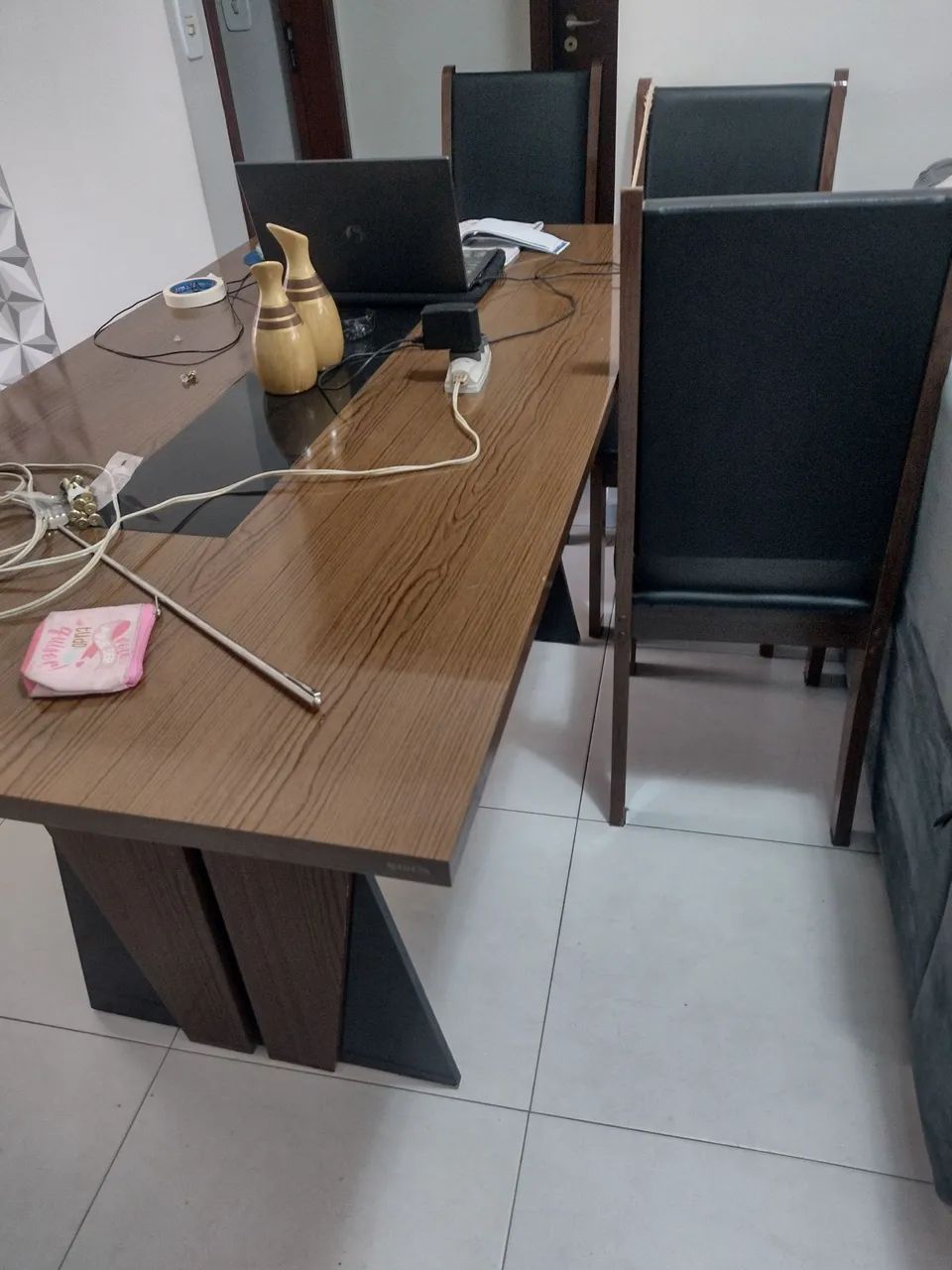 Linda mesa de jantar com 6 cadeiras semi nova ... pagamento direto com o vendedor.. - Foto 3