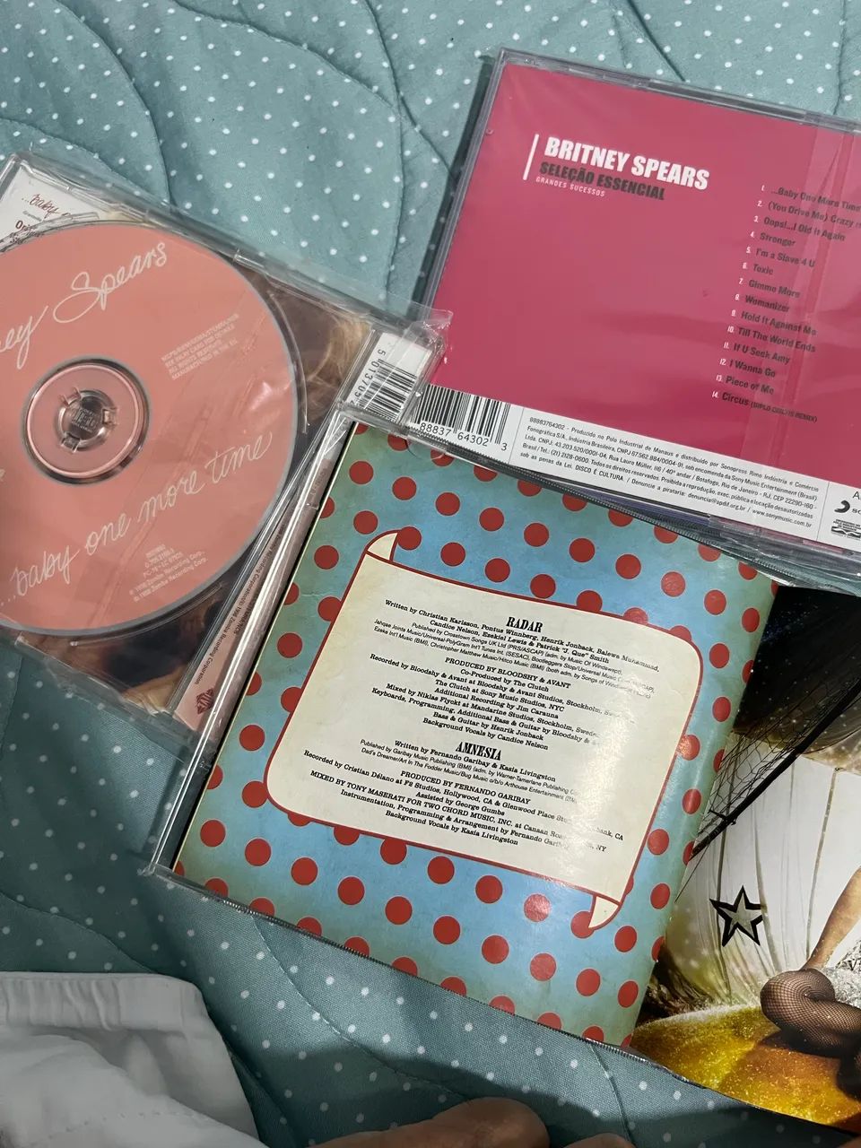 Britney Spears - Circus Europa, Baby one more time e coletânea - Foto 3