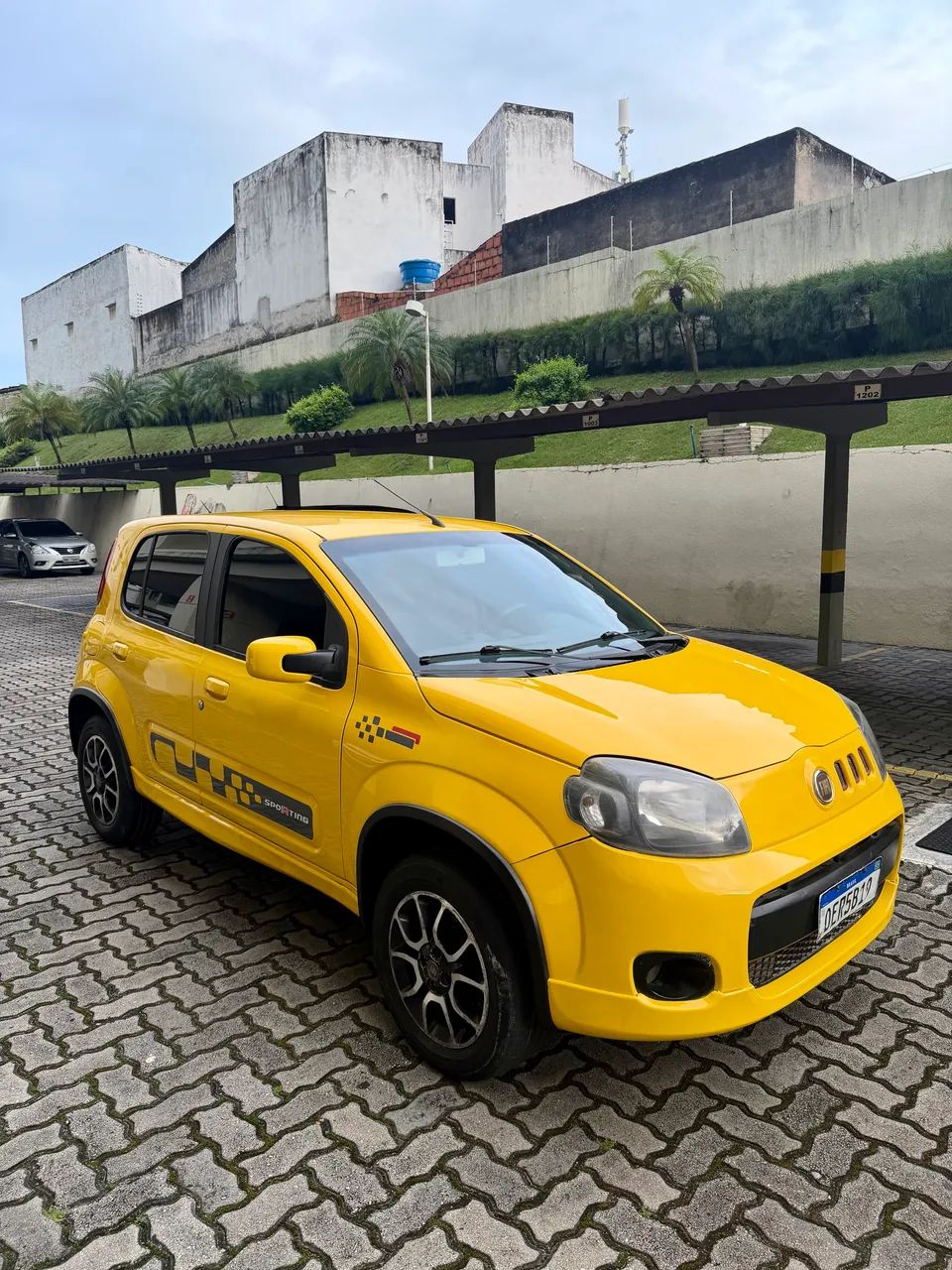 Fiat Uno Sporting 1.4 EVO Fire Flex 8V 4P 2012 - Foto 3