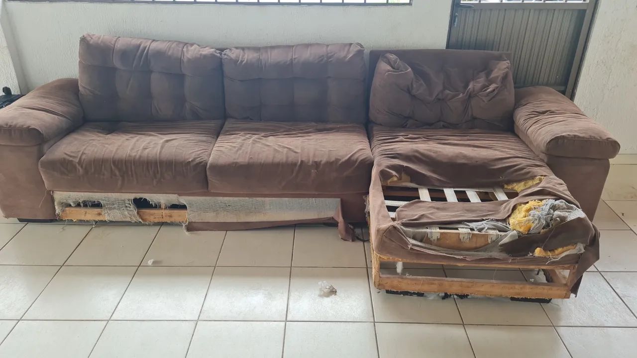 Sofá 3 lugares com divã