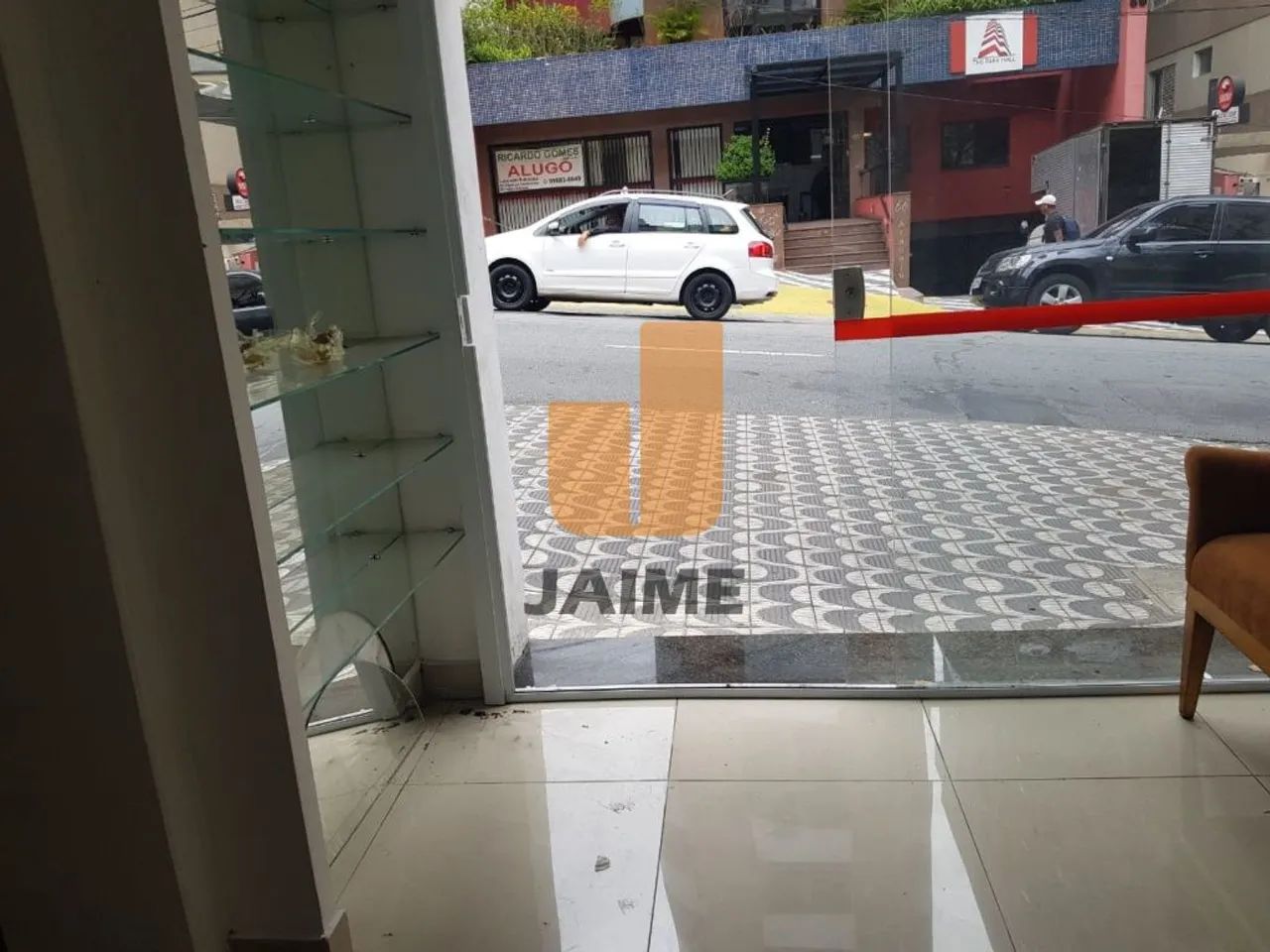 Prédio comercial e residencial, com 2 entradas independentes em localização excelente - Foto 5