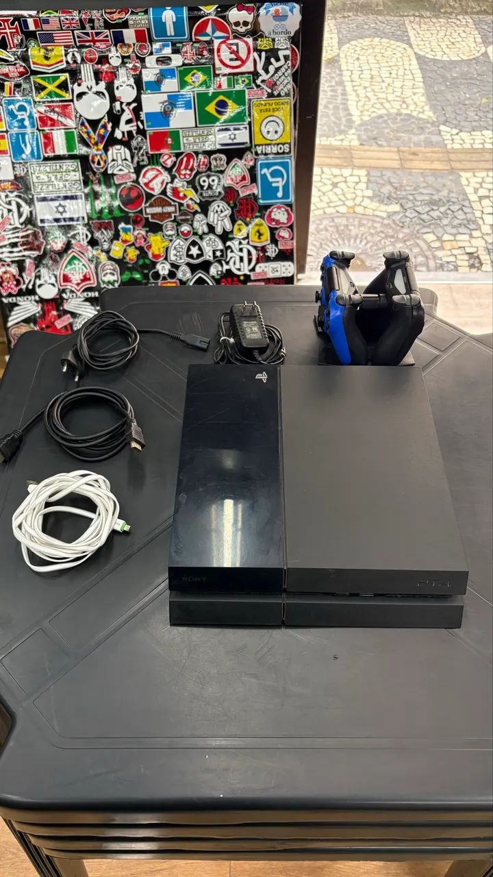 PS4 com base carregadora - Único dono