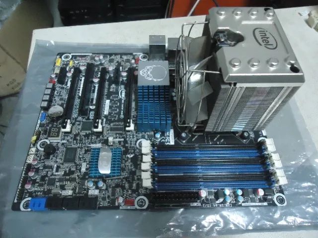 Kit Gamer Placa Intel DX58SO2 + Processador Core i7-990X de 6 núcleos e 12 Threads