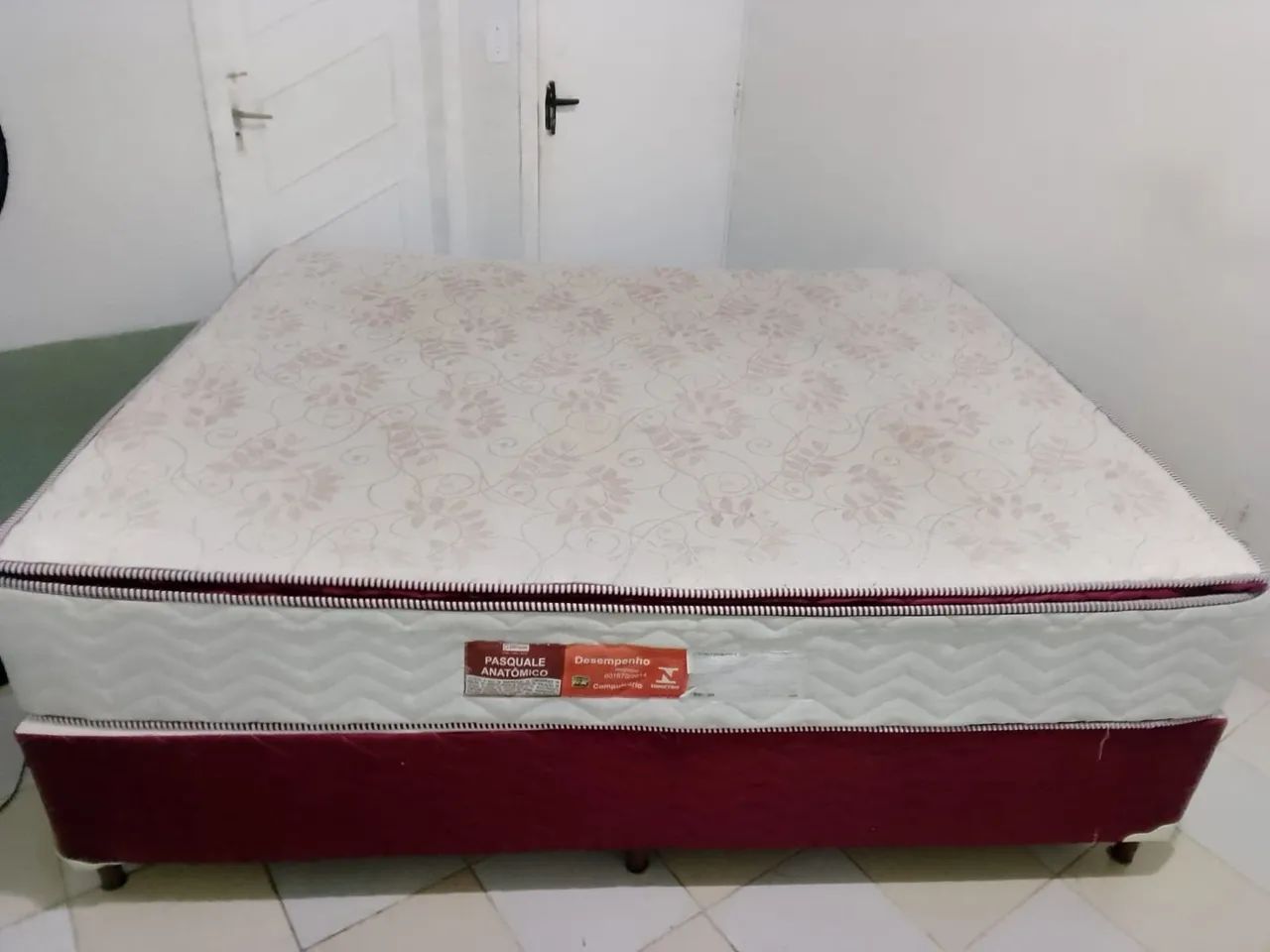 Cama box queen 