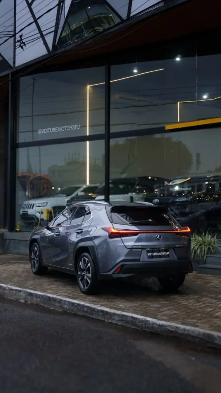 Lexus UX-250h Dynamic 2.0 16V Aut.(hybrid), foto 8 de 18