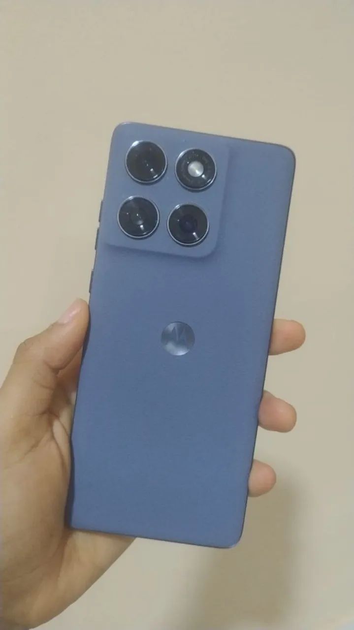 Vendo celular Motorola Edge 60 / 4 mêses de uso/ com caixa e nota fiscal