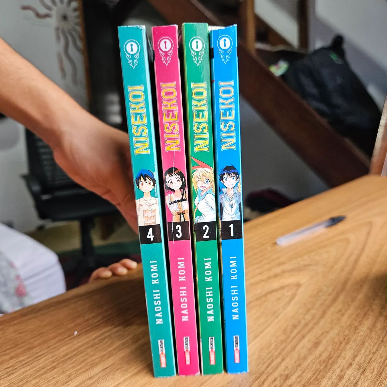 Mangás Nisekoi 1-4