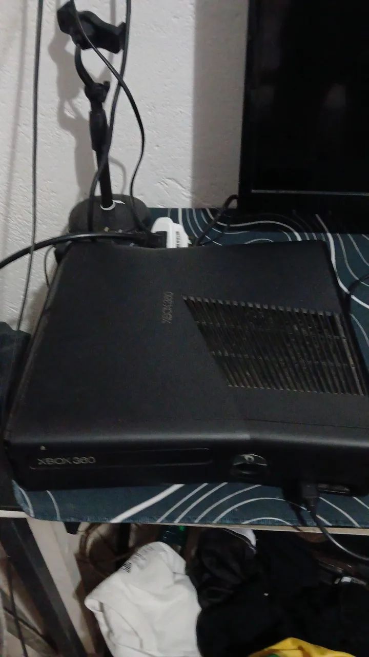Xbox 360 junto com teclado e mouse 