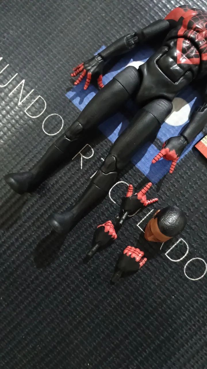 Miles Morales Spider Man Mini Comic Marvel Legends Hasbro - Foto 3