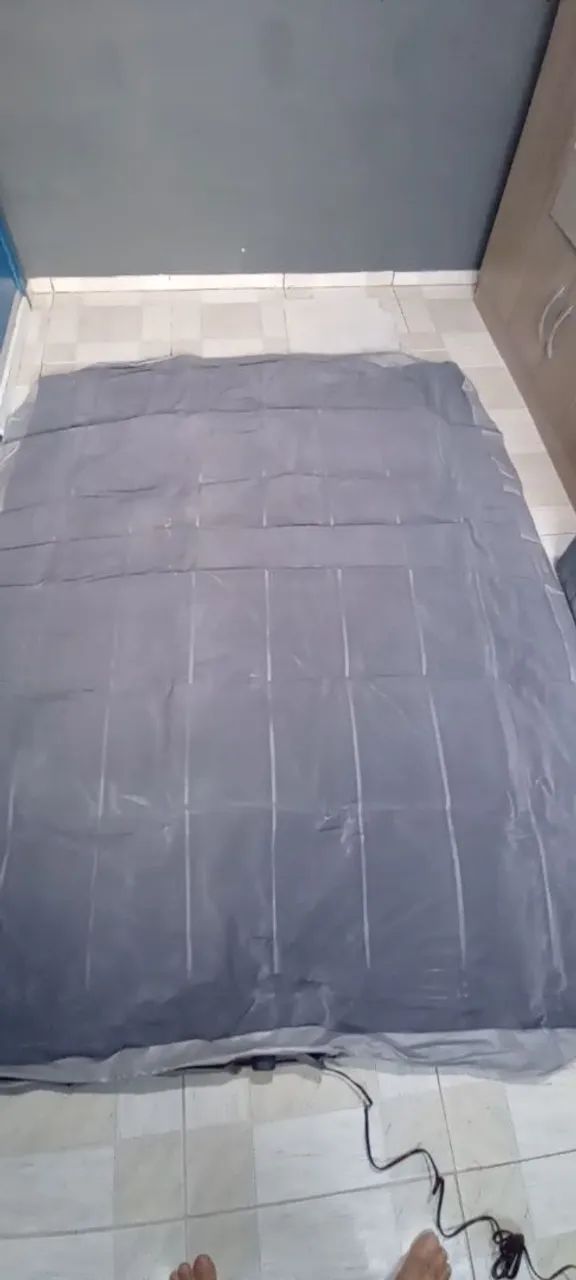Colchão inflável Queen marca Intex com Bomba embutida e automática