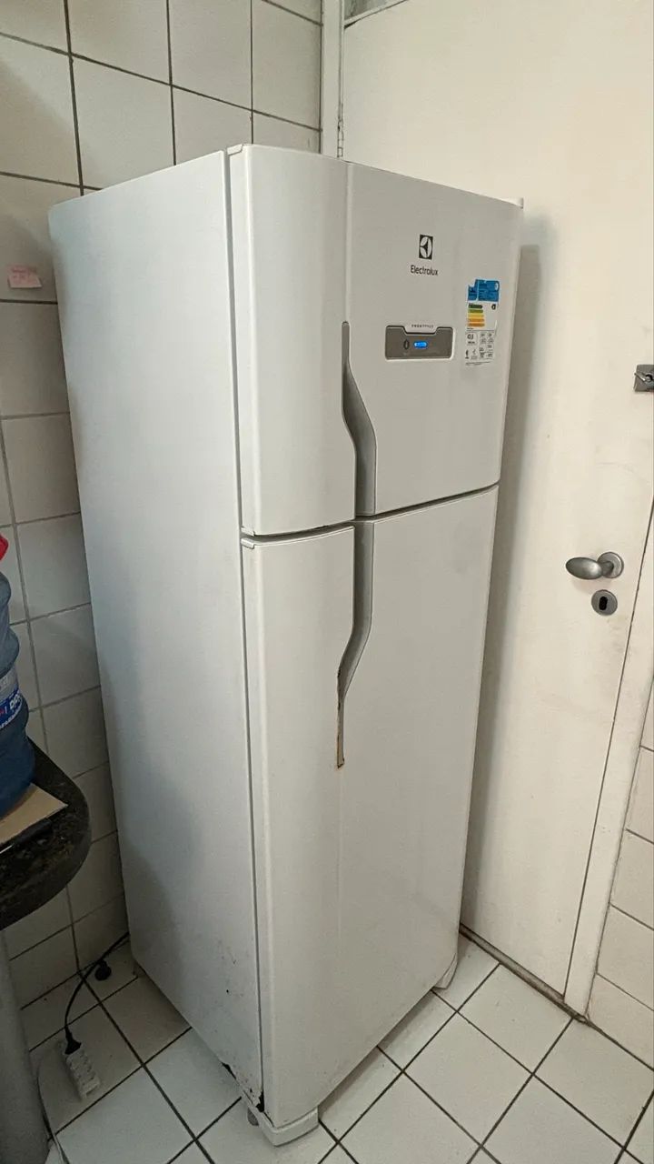 Geladeira Electrolux (310L)470078063871928320