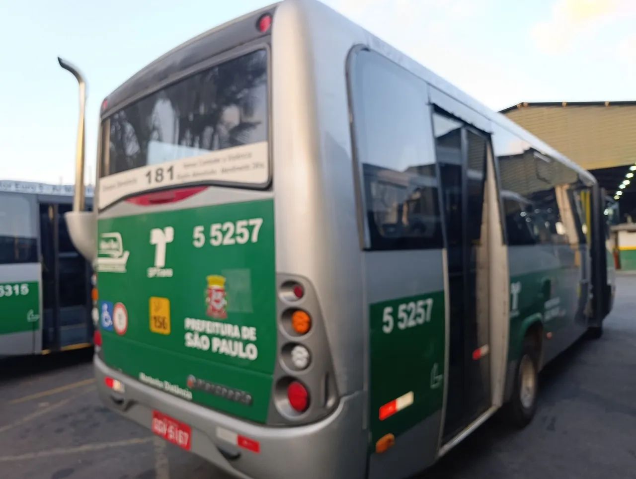 Ônibus urbano - Foto 4