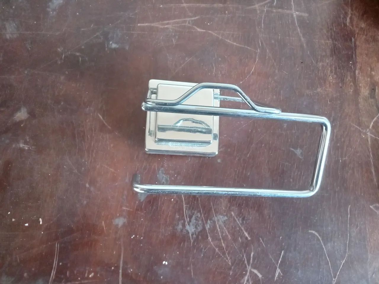 Suporte p/ papel higiênico em metal