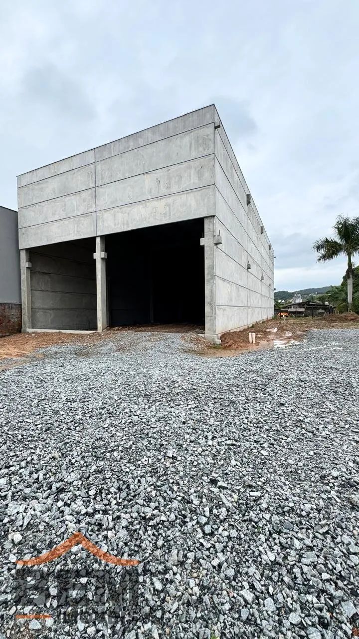 Galpão para aluguel no Centro de Camboriú