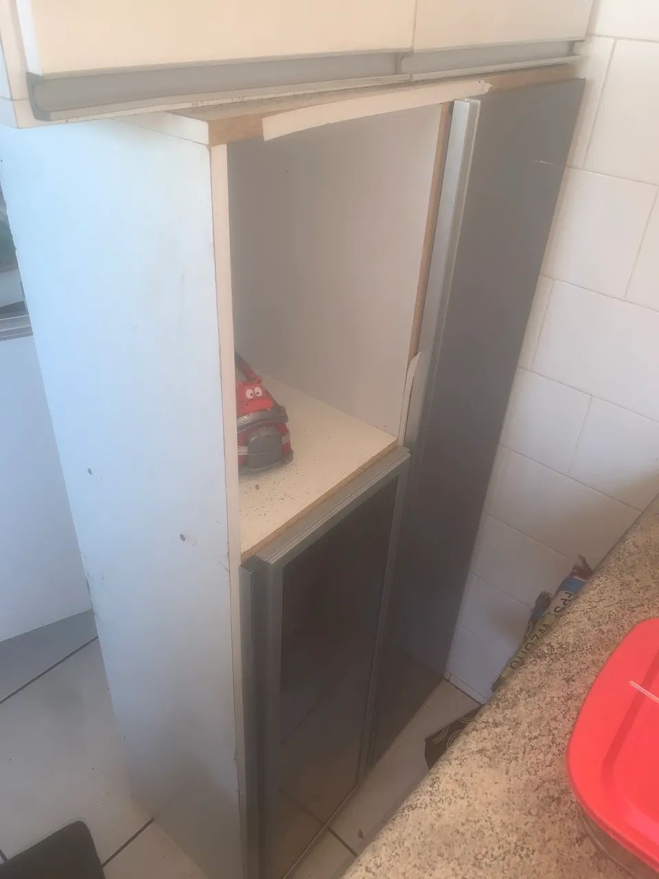Vendo 2 armários de cozinha
