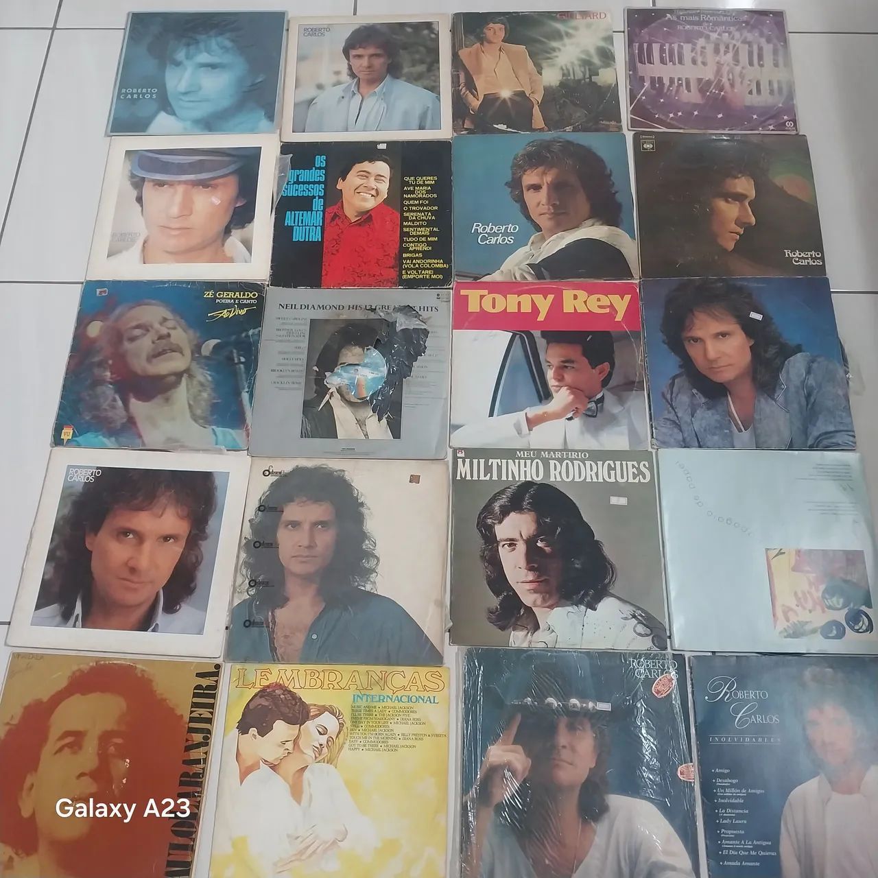 Discos de vinil vários gêneros 10 reais cada - Foto 2