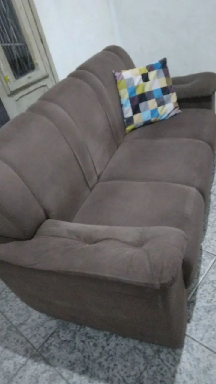 Sofá 3 lugares Aveludado 