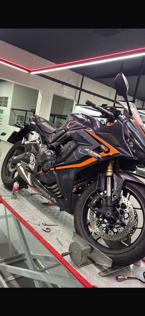 CBR 650R 2021 - Foto 2