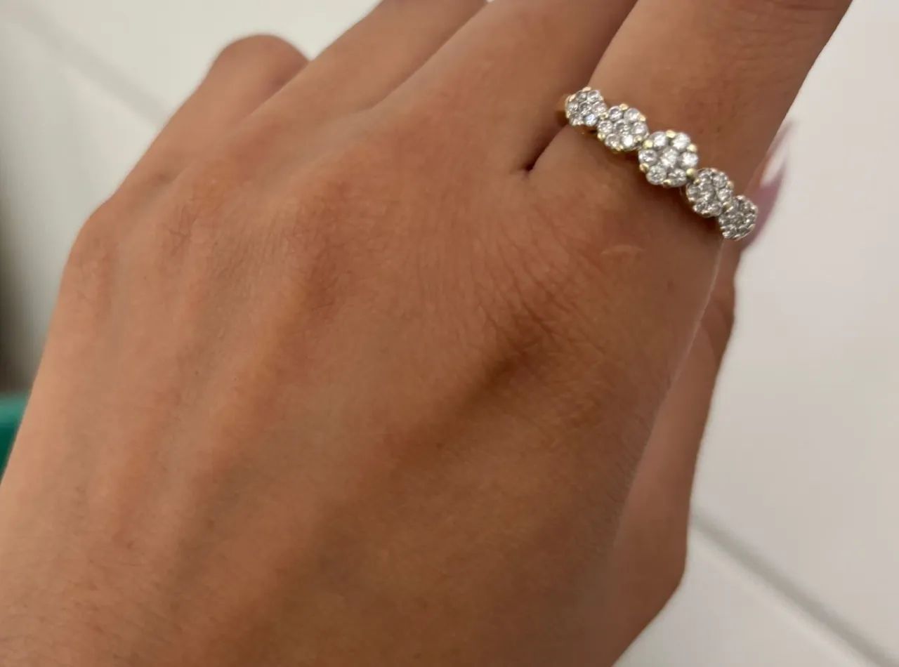 Anel de ouro com pequenos diamantes  - Foto 2