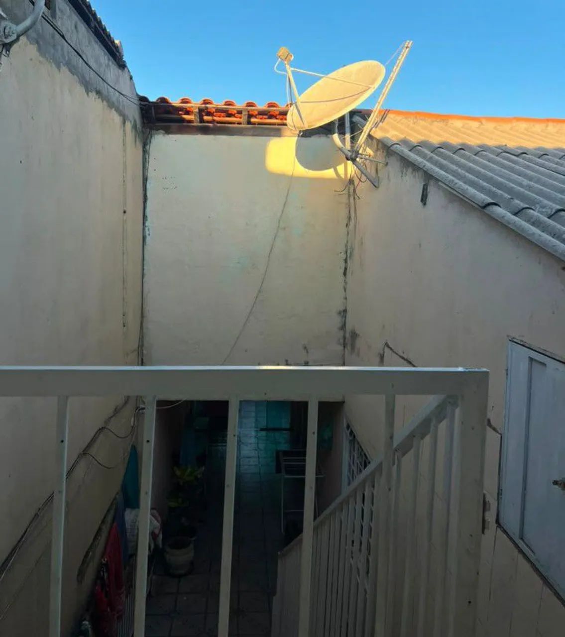Alugo uma kitnet sala quarto cozinha e banheiro e uma pequena varanda  - Foto 3