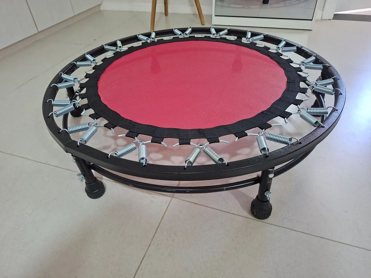 Jump - cama elástica- praticamente nova.