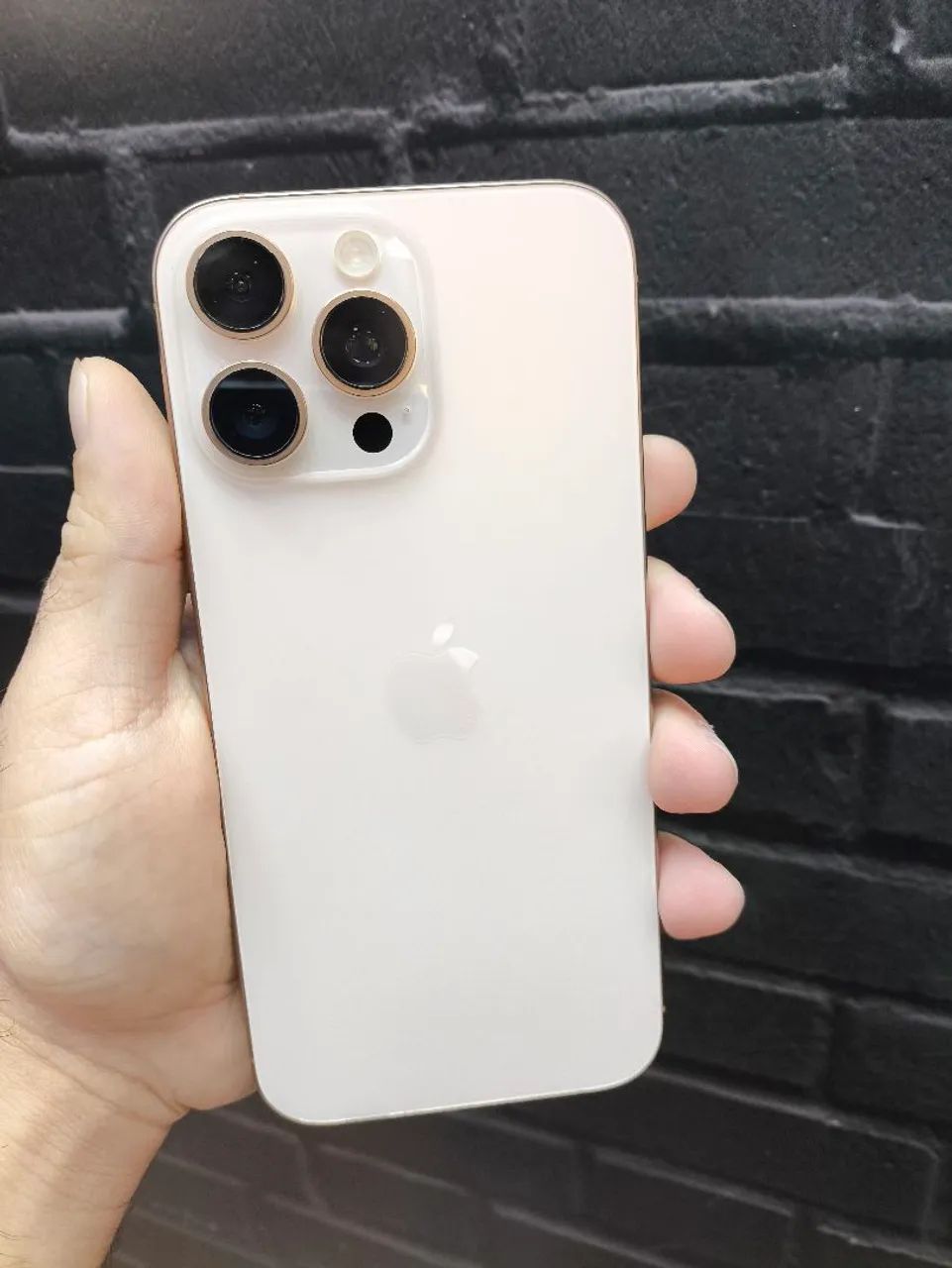iPhone 16 pro max semi novo