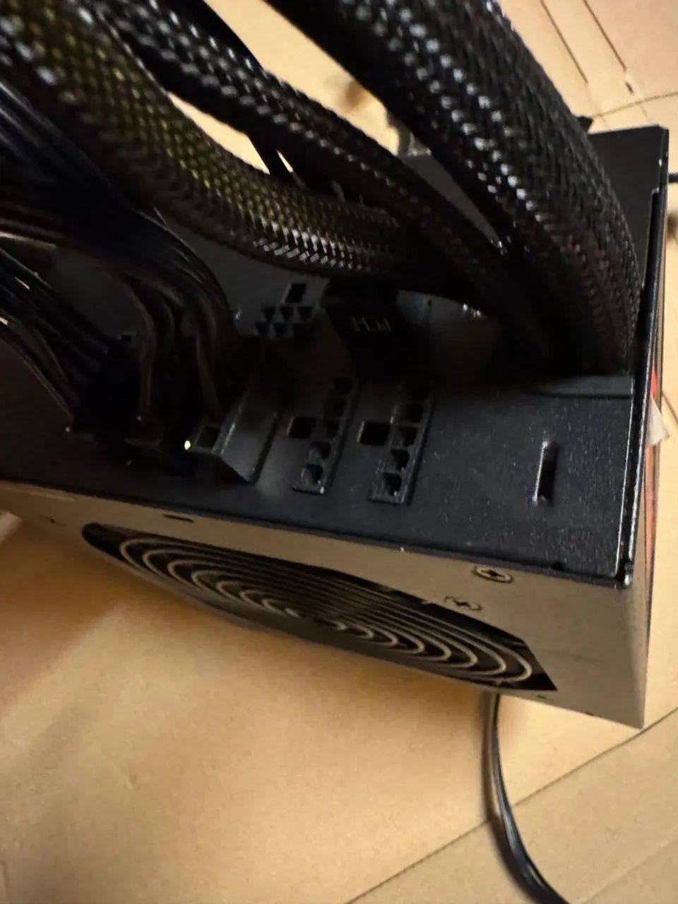 Fonte gamer modular Corsair 620w - Foto 2