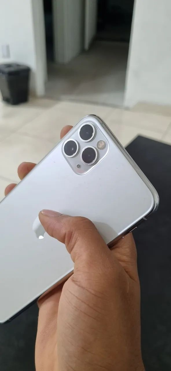 iPhone 11 pro max 64gb - Celulares e Smartphones - Barra do Pojuca