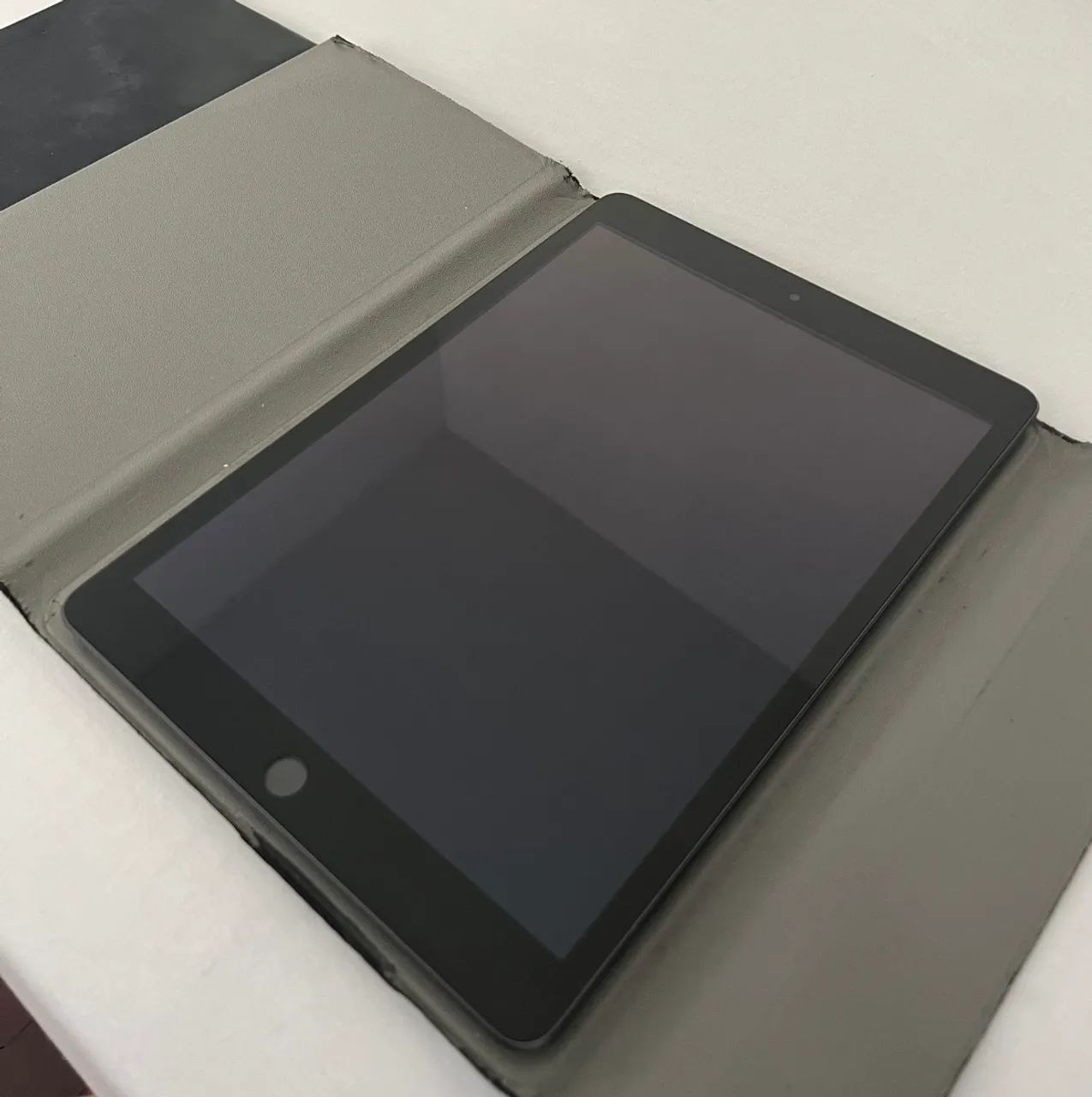 IPad 9ª Geração 64GB na cor cinza espacial - Foto 4