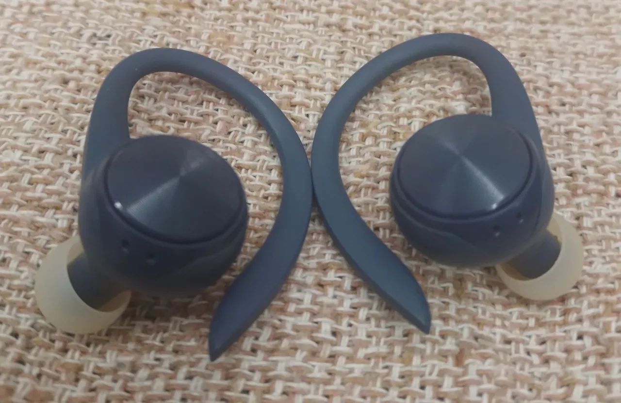 Fone Bluetooth com gancho esportivo  - Foto 6