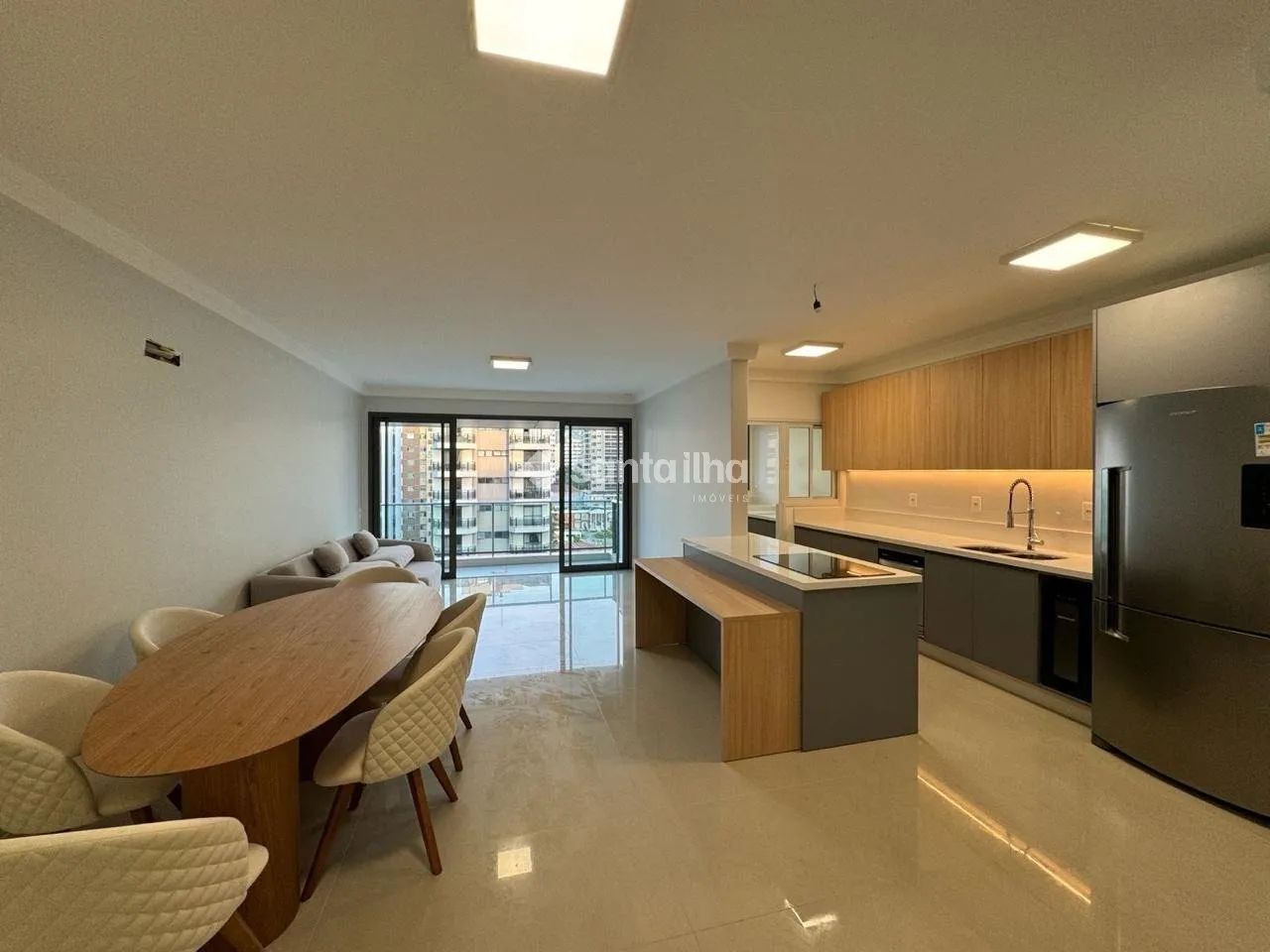 Apartamento com 3 suítes à venda, 137m² - Centro - Florianópolis/SC
