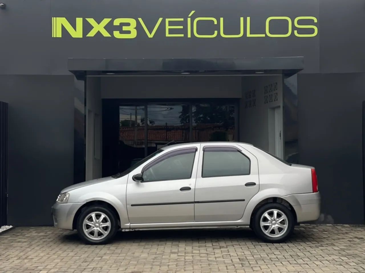Renault Logan Expression Flex 1.6 16V 4P 2009 - Foto 3