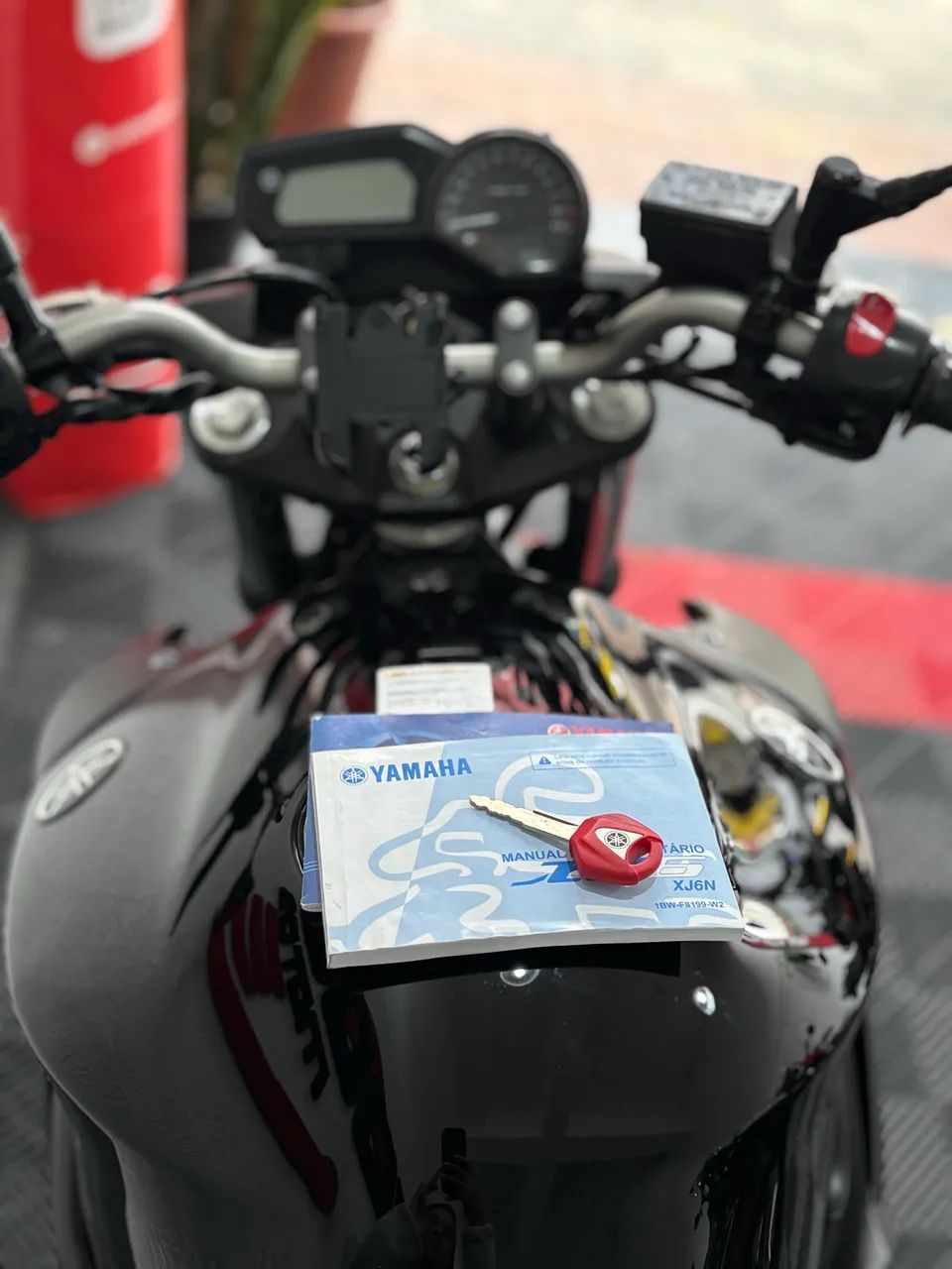 YAMAHA XJ6 N  - Foto 5