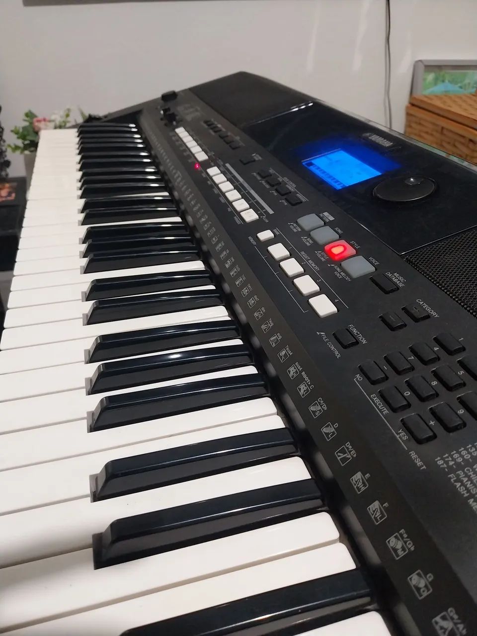 Yamaha psr e433