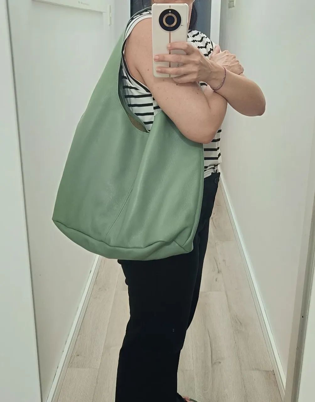 Bolsa saco couro legítimo verde menta - Foto 4