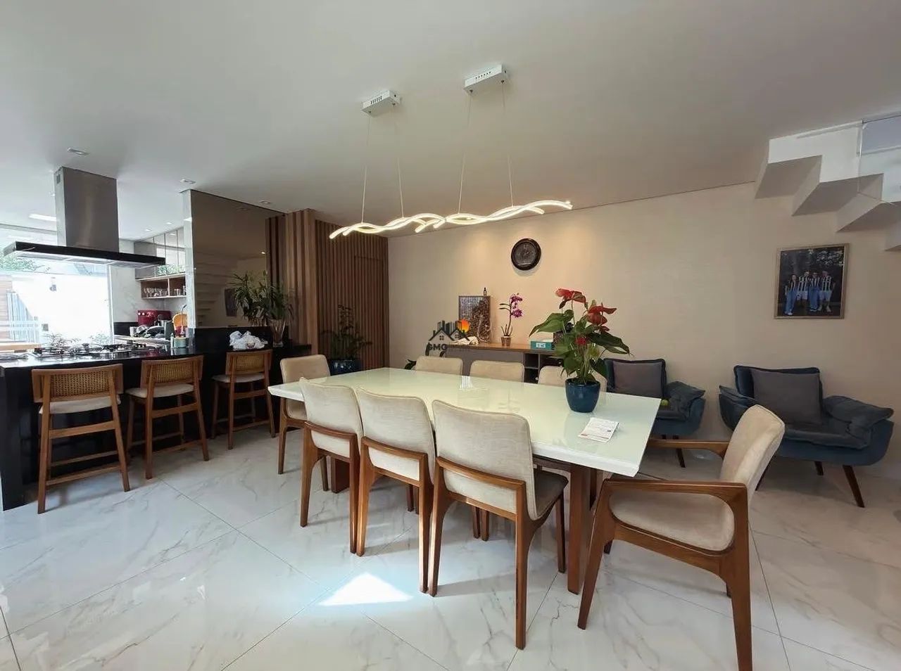 CASA COM 3 SUÍTES