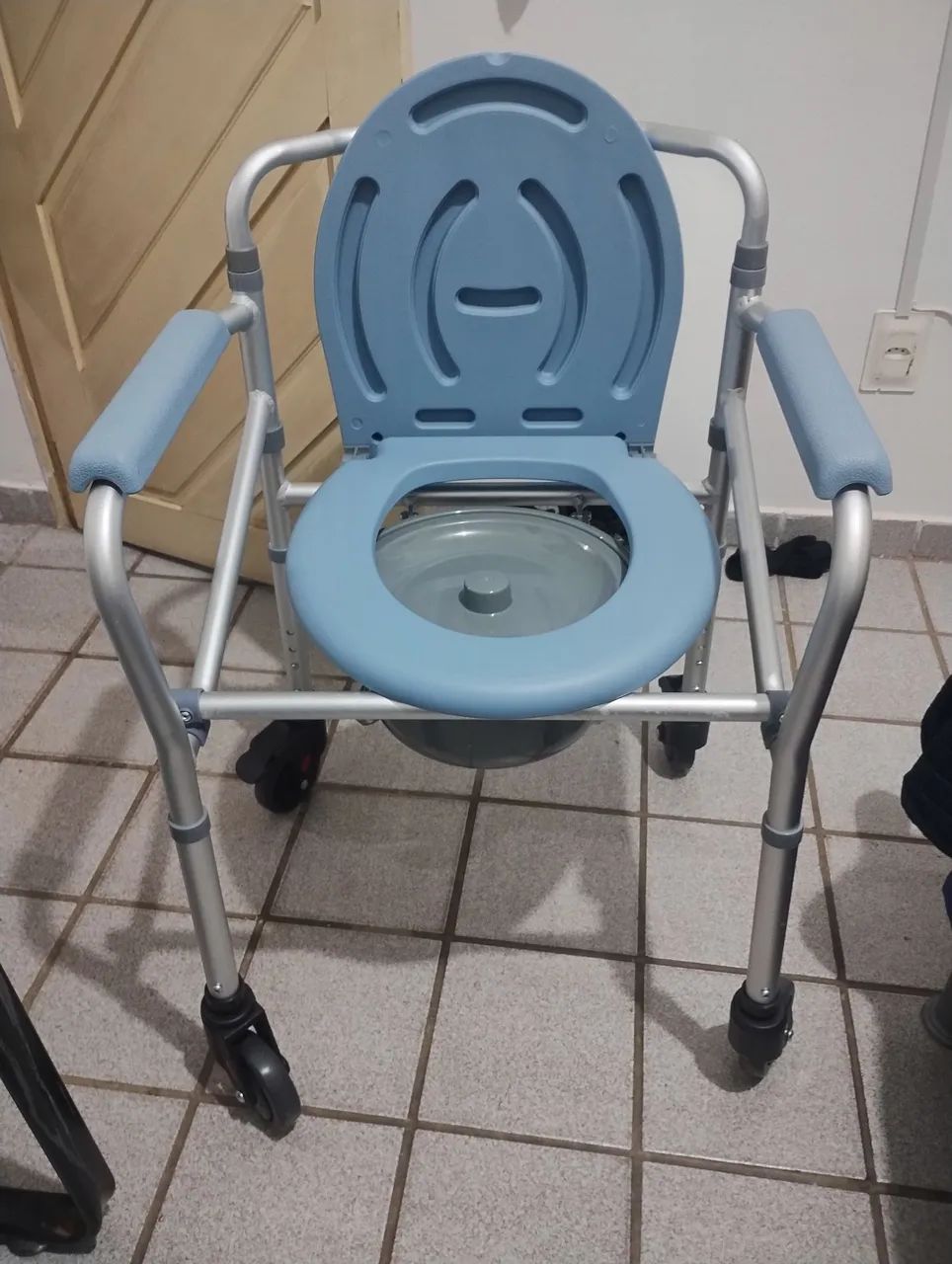 Cadeira de banho nunca usada - Foto 2
