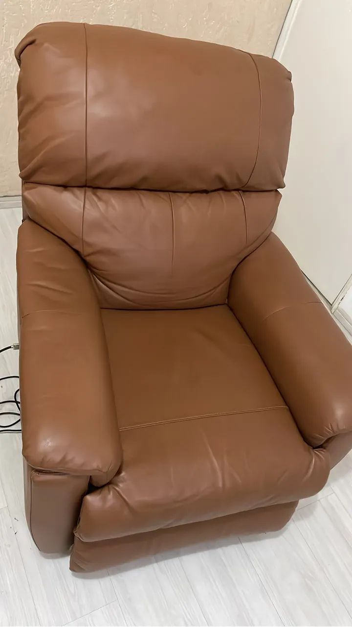 Poltrona de couro legítimo  - Foto 3