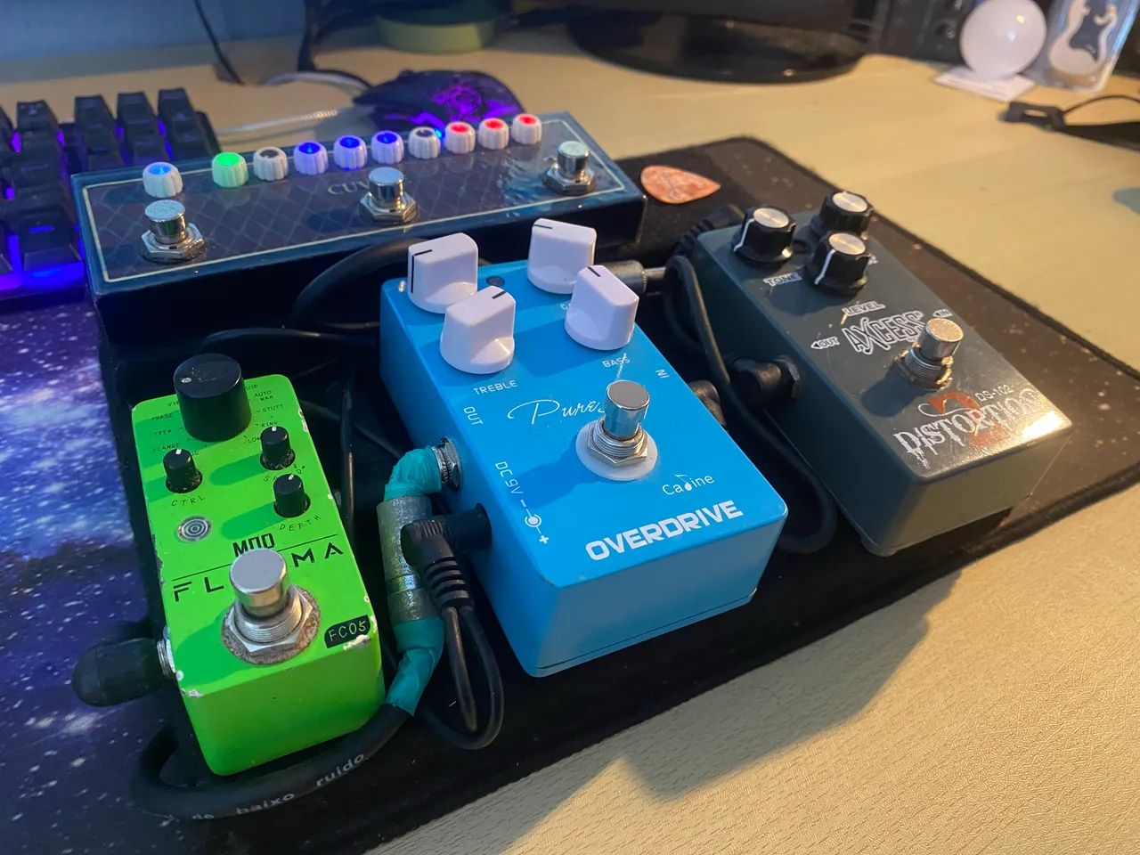 Pedais de guitarra 
