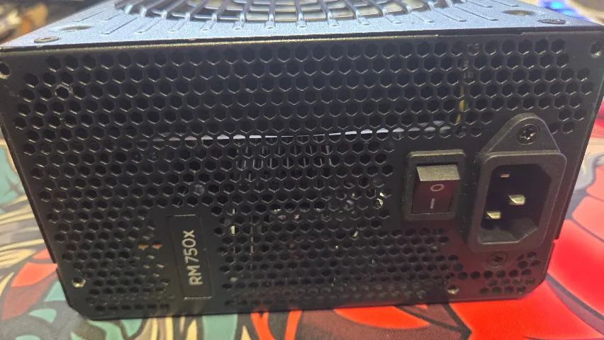 Fonte Corsair RM750x, 750W, 80 Plus Gold, Modular - Foto 2
